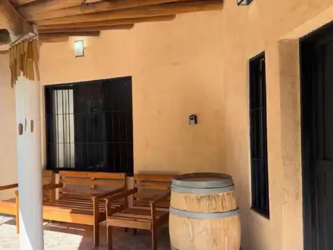 Casa en Alquiler en Perdriel, USD 1.150