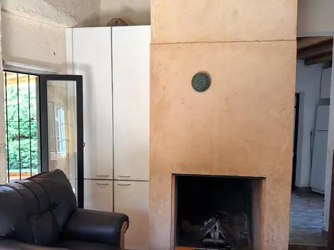 Casa en Alquiler con 2 cocheras