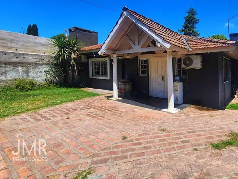 Casa Venta. 4 amb. sobre lote de 300m2 . Los jazmines, del viso