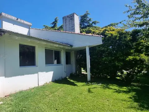 Casa en Venta con 3 cocheras