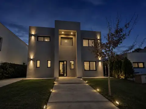 CASA EN VENTA EN SANTA ELENA - PILAR DEL ESTE