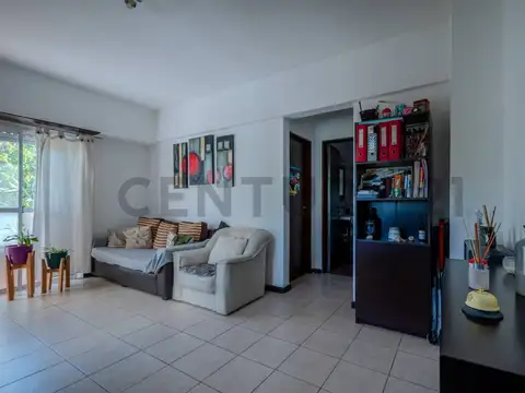 Della Paolera 1100, Piso 0