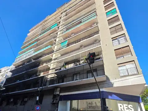 Departamento de 3 ambientes mas escritorio 93m2 fte balcon
