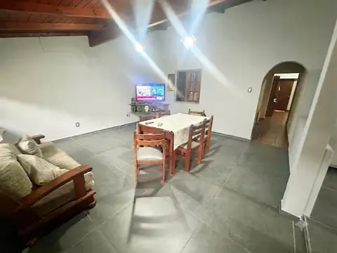 Casa 4 ambientes con 1 baño