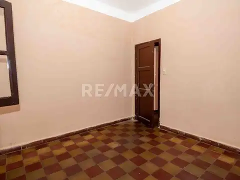 Casa 5 ambientes con 1 baño