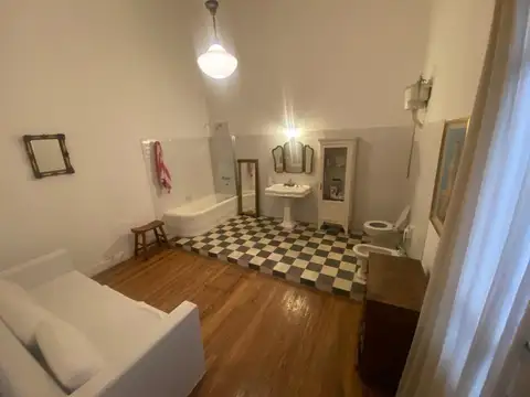 Depto Tipo Casa en Venta 75 años