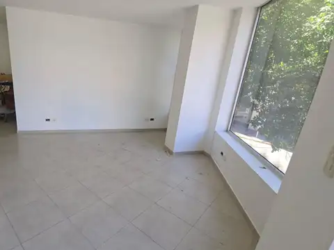 VENTA OFICINA COMERCIAL EN VILLA CRESPO AL FRENTE
