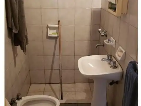 Departamento 6 ambientes con 1 baño