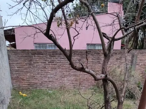 Lote con mejoras, en San Miguel - Ideal para reciclar