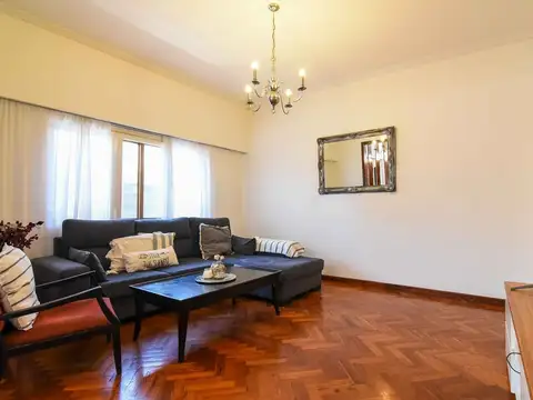 Casa 5 ambientes con 3 baños