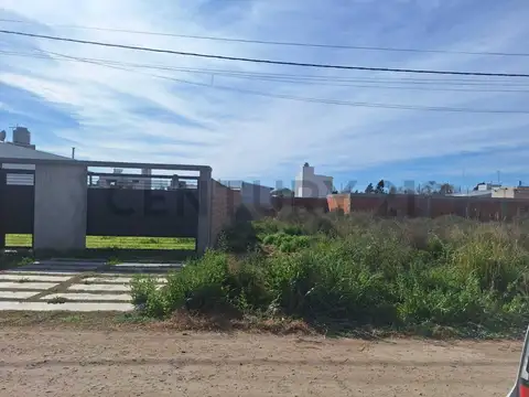 18 entre 607 y 608 Barrio Aeropuerto , Piso 0