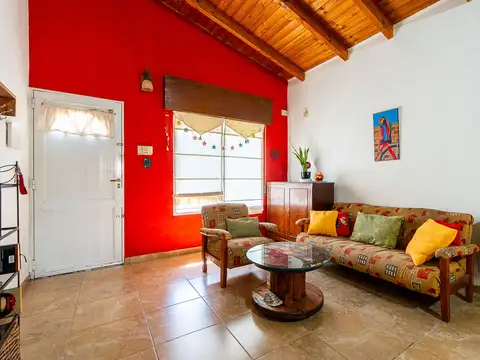 Casa en Venta con 2 cocheras