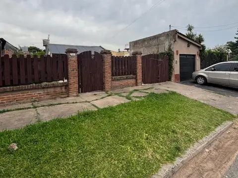Casa en venta OPORTUNIDAD en Luis Guillon 
