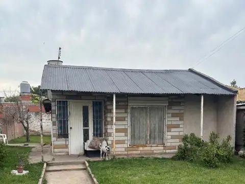 Casa en Venta en Luis Guillon, USD 45.000