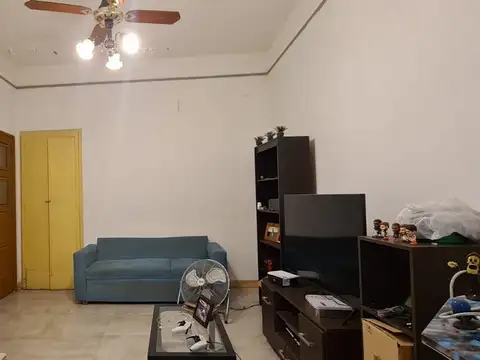 Casa 7 ambientes con 2 baños