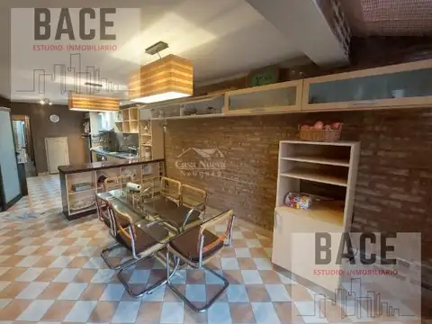 Casa 7 ambientes con 3 baños