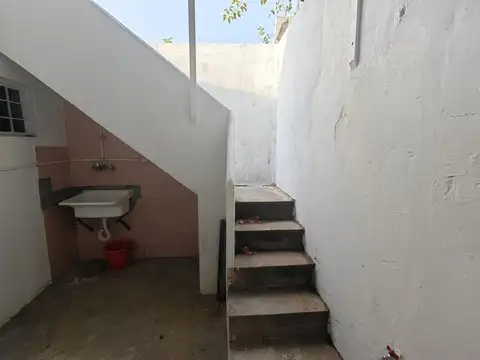 ALQUILER PH EN VILLA MAIPÚ 2 AMBIENTES