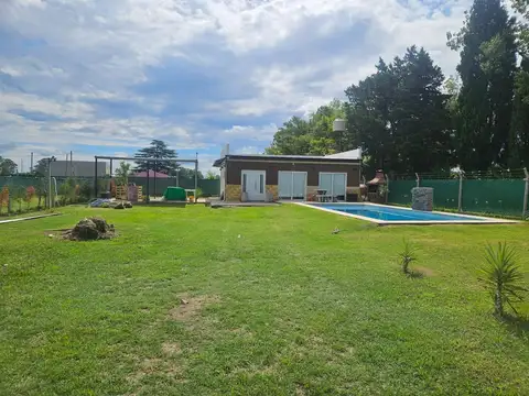 Casa en Venta con 3 cocheras