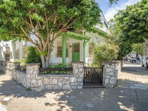 VENTA DE CASA LOTE PROPIO EN BAJO VICENTE LOPEZ