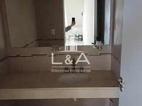 En venta excelente dúplex en barrio Grand Bourg