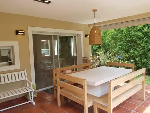 Casa en Venta, 4 Ambientes con pileta, en El Bosque C.C, Campana, G.B.A Norte