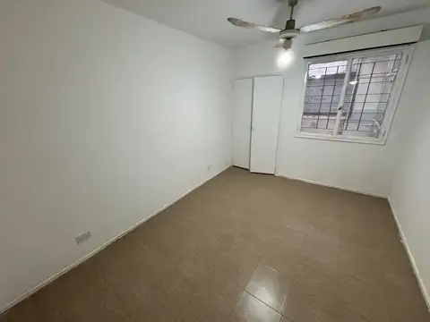 Mario Bravo 100, Piso PB