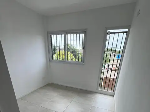 Departamento en Alquiler en Caseros, $ 450.000
