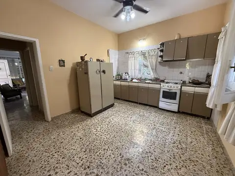 CASA QUINTA CON QUINCHO Y PILETA