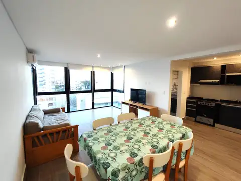 Impecable 3 Ambientes con Balcón al Frente a 150m del Mar!