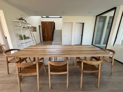 Casa 6 ambientes con 4 baños