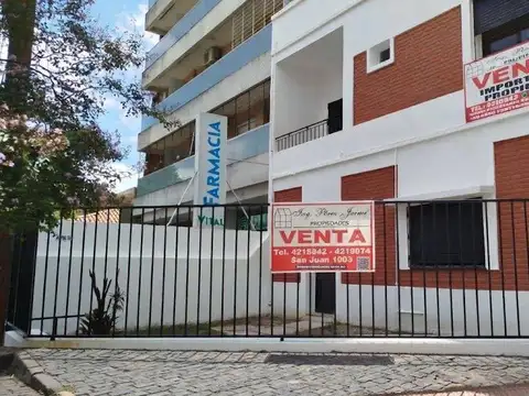 Av. Mate de Luna 2200. Entre Juan jose paso y Av. ejercito del norte