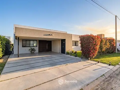 Casa 5 ambientes con 1 baño
