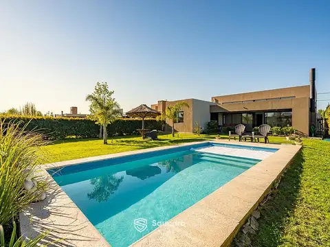 VENTA - Casa de 3 Dormitorios, piscina, parrillero y cochera - El Molino, Roldán.