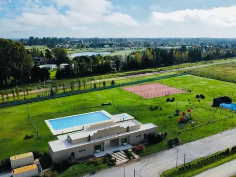 Ruta 58 y Arturo Capdevilla 100