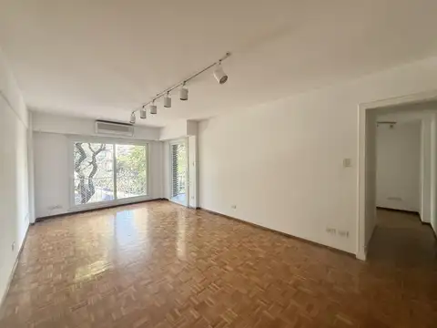 Departamento 3 ambientes con balcon al frente  en Botanico
