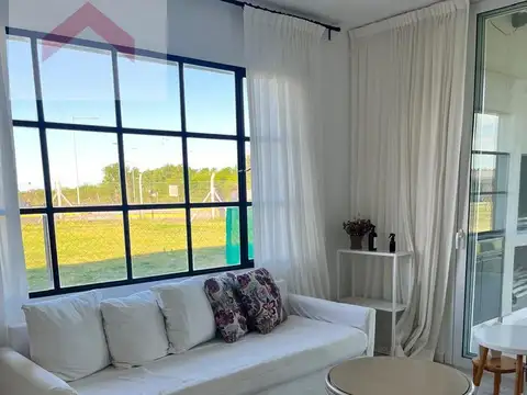 Casa en Alquiler Temporal con 2 cocheras