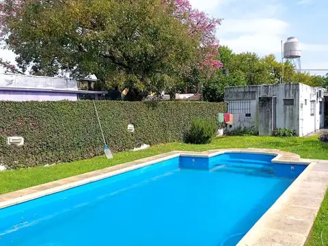 Casa 4 ambientes con 2 baños