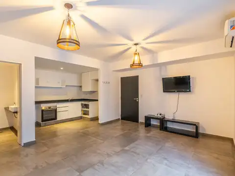 Departamento en Venta. 2 ambientes. Patio. Expensas bajas.  Pileta. Saavedra