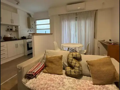 En Venta Depto Reciclado de 2 Amb x Escalera en Caballito