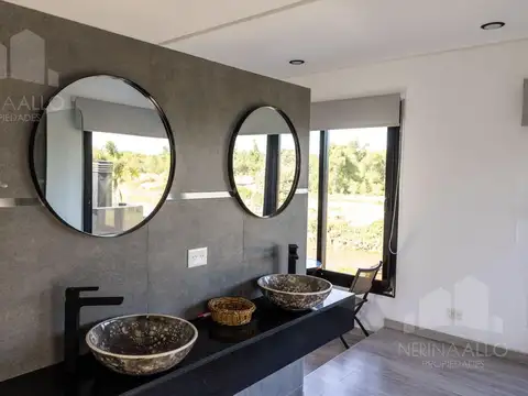 Casa 6 ambientes con 3 baños