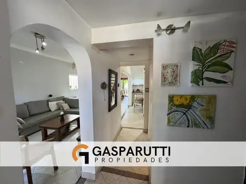 Casa 4 ambientes con 4 baños