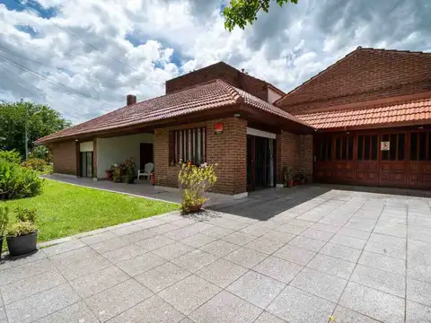 VENTA CASA 3 AMBIENTES DEPENDENCIA PARQUE LURO
