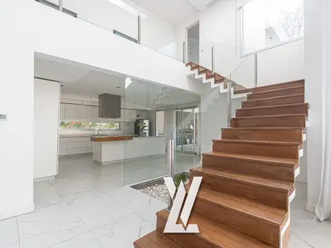Casa 5 ambientes con 3 baños