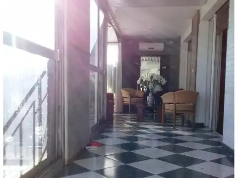 ESPECTACULAR PISO  4 AMBIENTES 2 BAÑOS SOBRE AV ENTRE RIOS