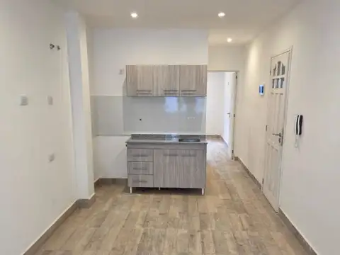 PH 2 AMBIENTES A LA CALLE CON PATIO, BARRIO DON BOSCO