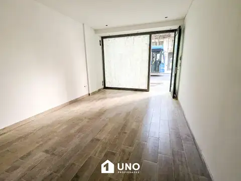 Local en Venta Via Púb.