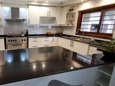 Casa en Venta en Monte Grande, USD 320.000
