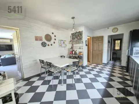Casa 4 ambientes con 3 baños