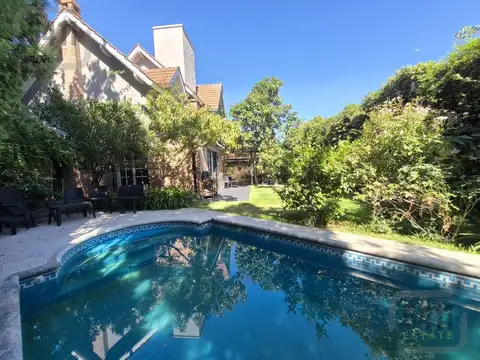 Venta Casa 4 ambientes con dependencia y playroom pileta y parrilla en Beccar San Isidro