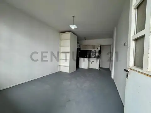 VENTA DE DEPARTAMENTO 3 AMBIENTES SOBRE LA CALLE ANDRES BARANDA N°4122 ENTRE LAS CALLES BRASI...